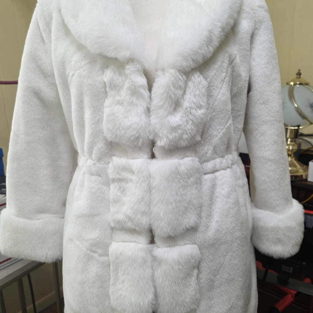 Elegant White Faux Fur Coat For  Medium